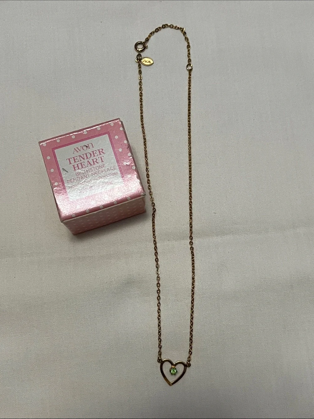 Vtg Avon Gold Heart Necklace with Green Stone